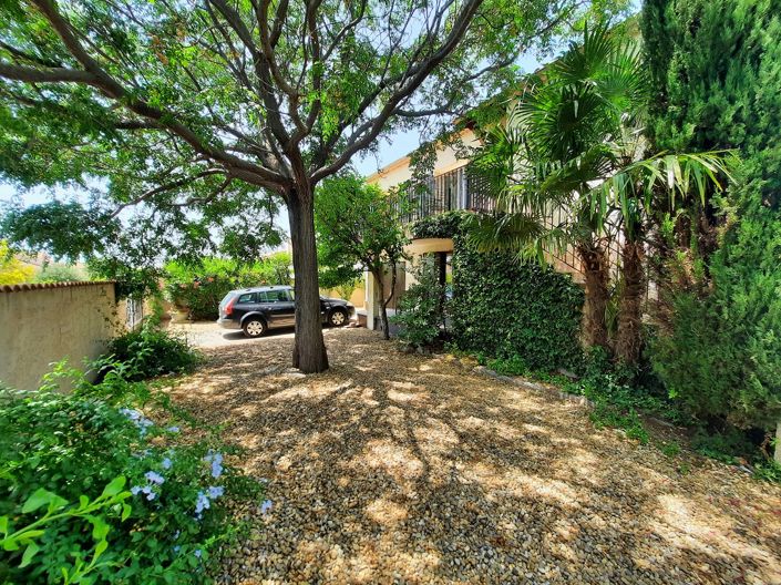Image No.7-5 Bed House for sale