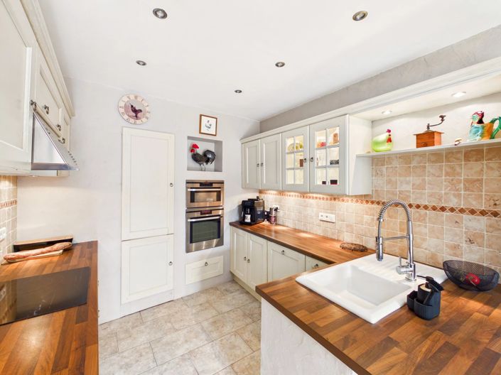 Image No.5-4 Bed House for sale