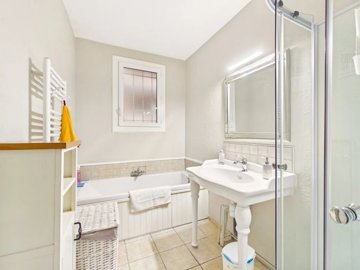 10ddfe612c81830d685f26efc04ddc5c6d972c023e200
