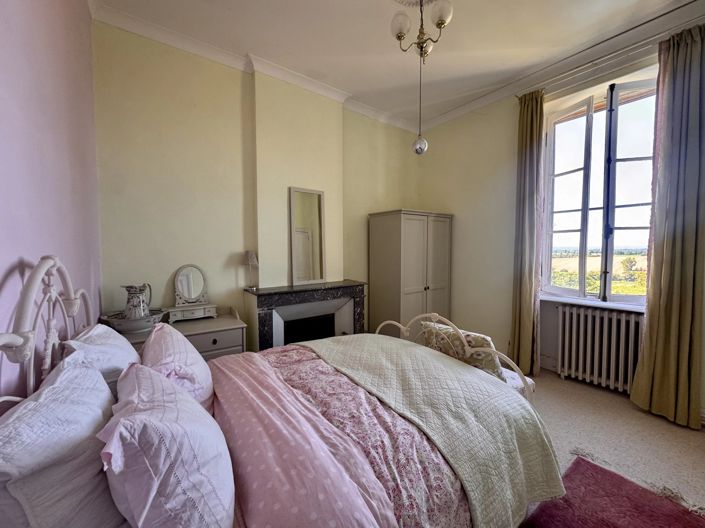 Image No.7-6 Bed House for sale