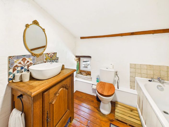 Image No.11-3 Bed House for sale