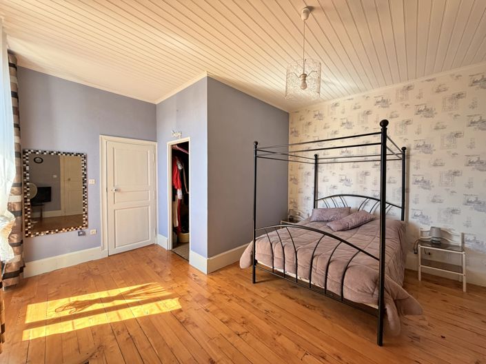 Image No.10-4 Bed House for sale