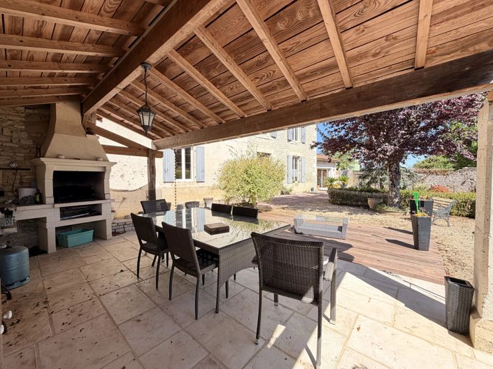 Image No.2-4 Bed House for sale