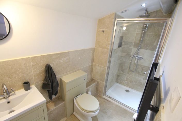Image No.11-3 Bed House for sale