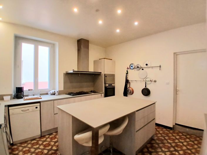 Image No.15-6 Bed House for sale