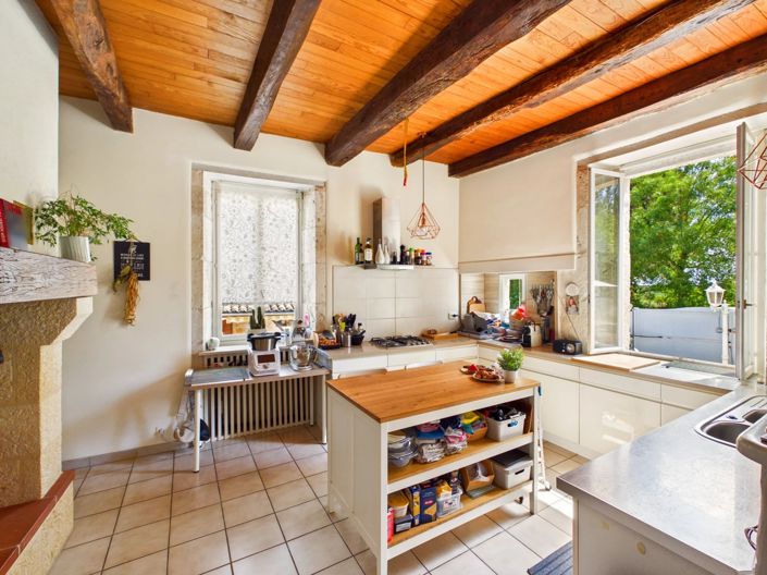 Image No.2-12 Bed House for sale