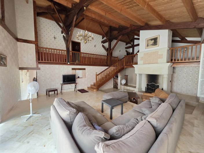 Image No.4-12 Bed House for sale