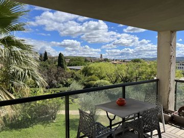 1 - Aix-en-Provence, Propiedad