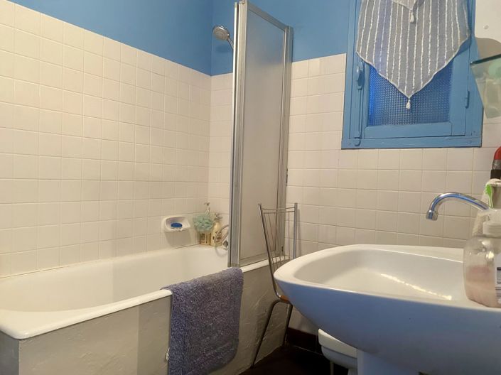 Image No.6-6 Bed House for sale