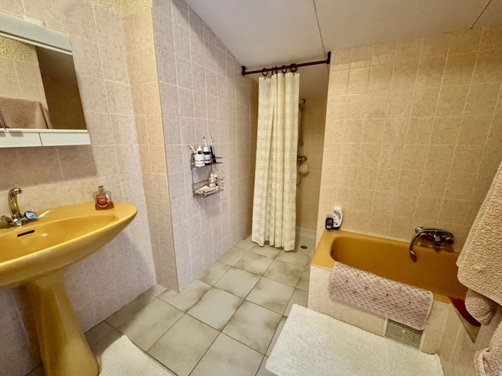 Image No.10-4 Bed House for sale