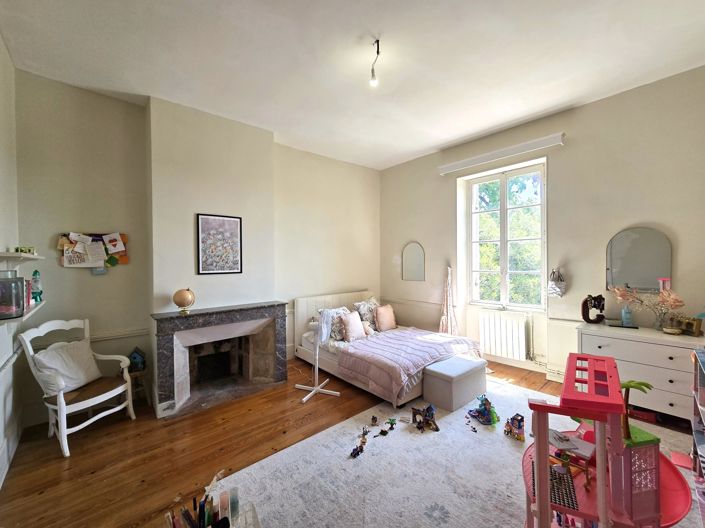 Image No.11-7 Bed House for sale