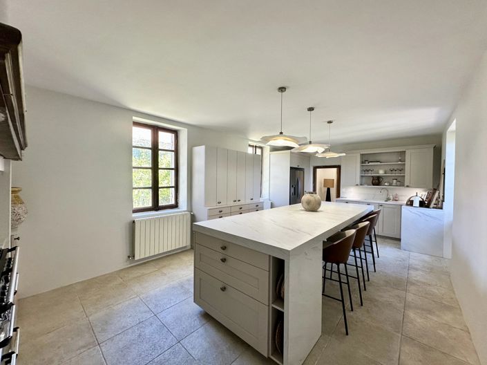 Image No.4-7 Bed House for sale