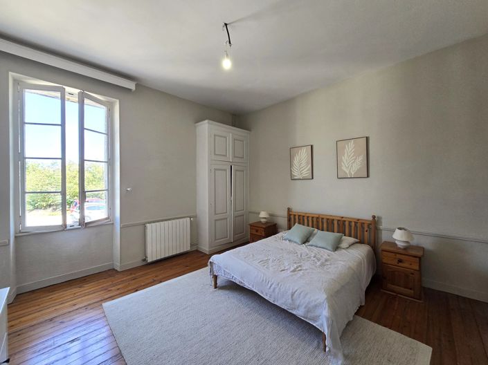 Image No.9-7 Bed House for sale