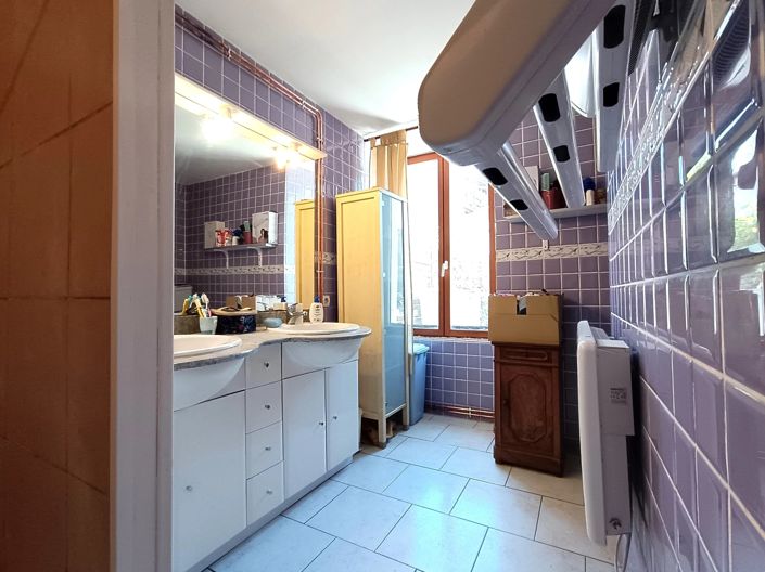 Image No.7-5 Bed House for sale