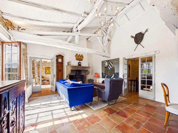 Image No.10-5 Bed House for sale
