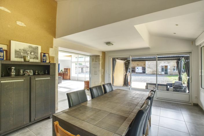 Image No.12-4 Bed House for sale