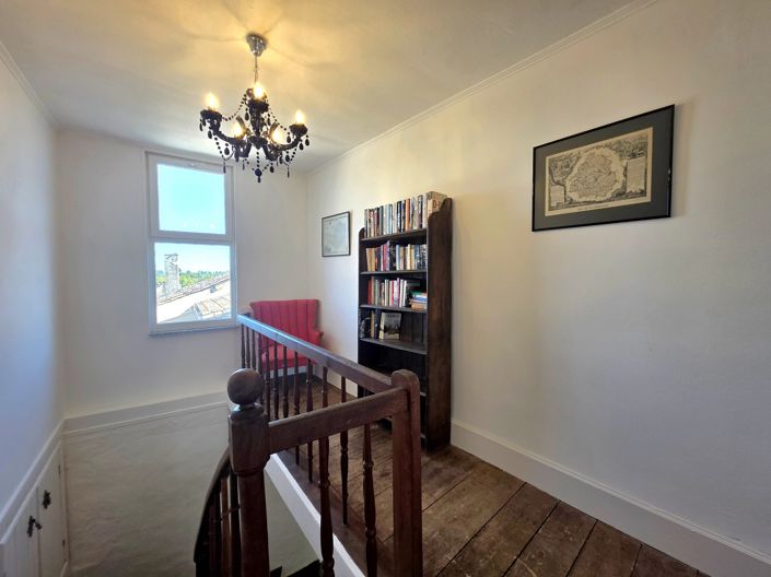 Image No.11-4 Bed House for sale