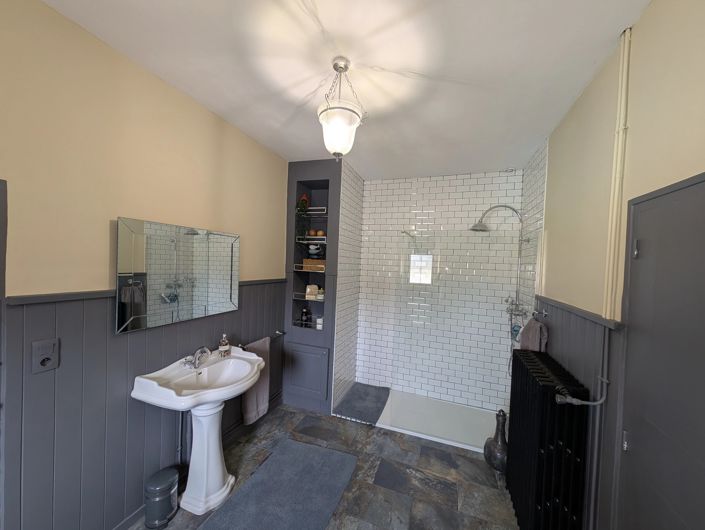 Image No.7-4 Bed House for sale