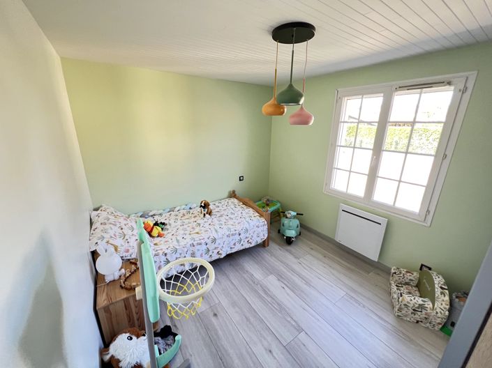 Image No.6-5 Bed House for sale
