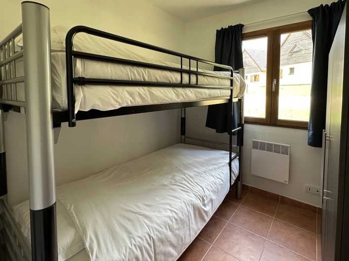 Image No.10-4 Bed House for sale
