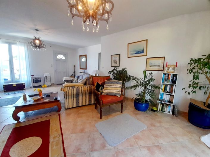 Image No.3-3 Bed House for sale