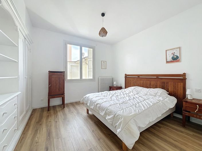 Image No.5-3 Bed Property for sale