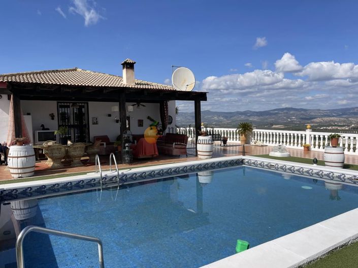 Image No.4-4 Bed Property for sale