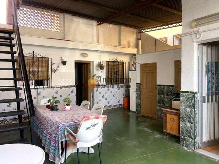 Image No.10-3 Bed Property for sale