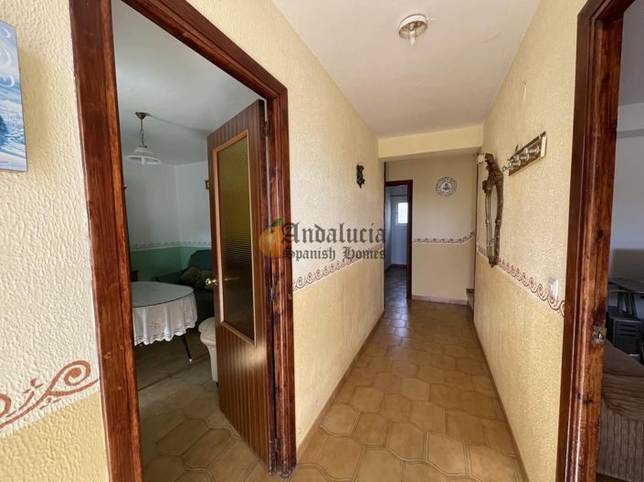 Image No.12-5 Bed Property for sale