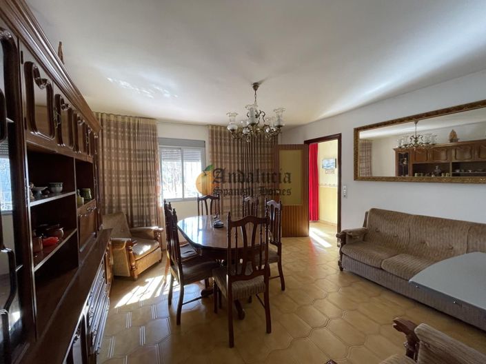 Image No.18-5 Bed Property for sale