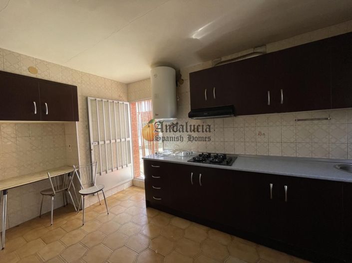 Image No.19-5 Bed Property for sale