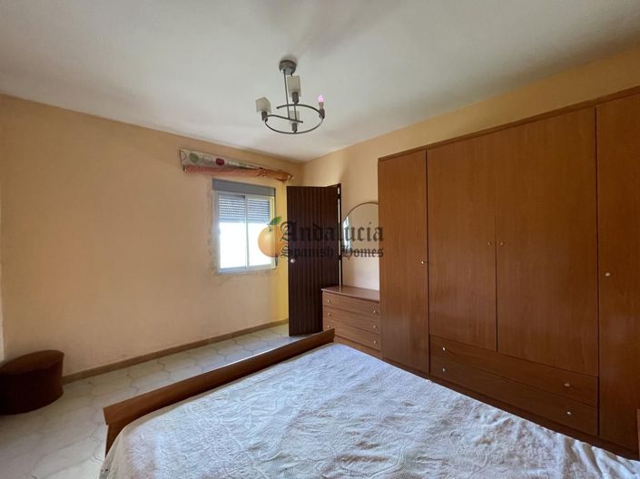 Image No.33-5 Bed Property for sale