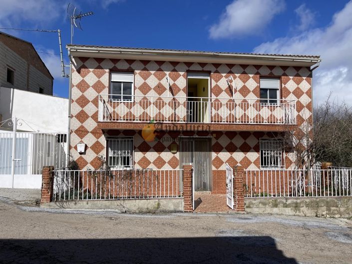 Image No.8-5 Bed Property for sale