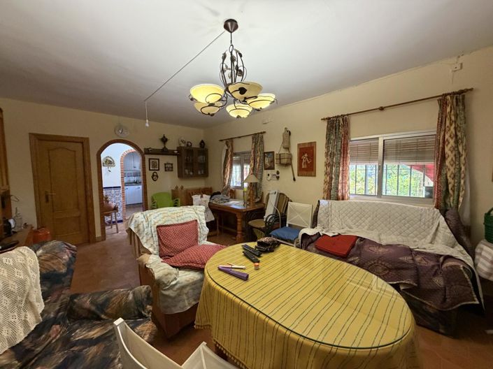 Image No.12-4 Bed Property for sale