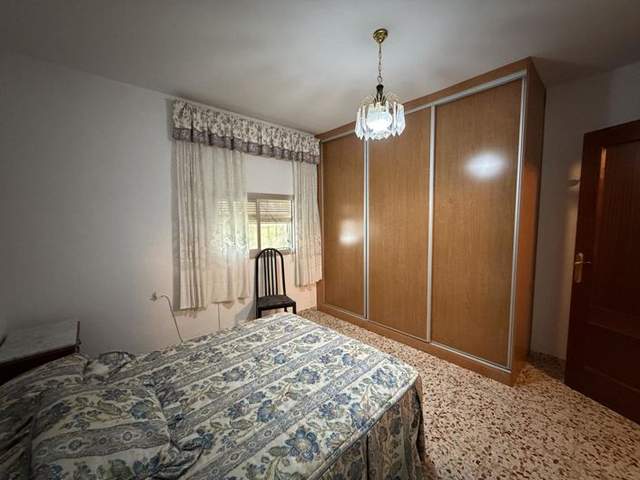 Image No.19-4 Bed Property for sale