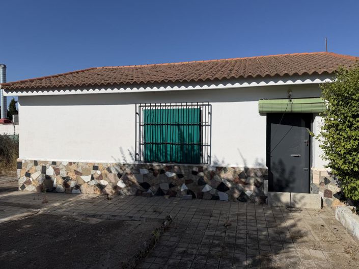 Image No.27-4 Bed Property for sale