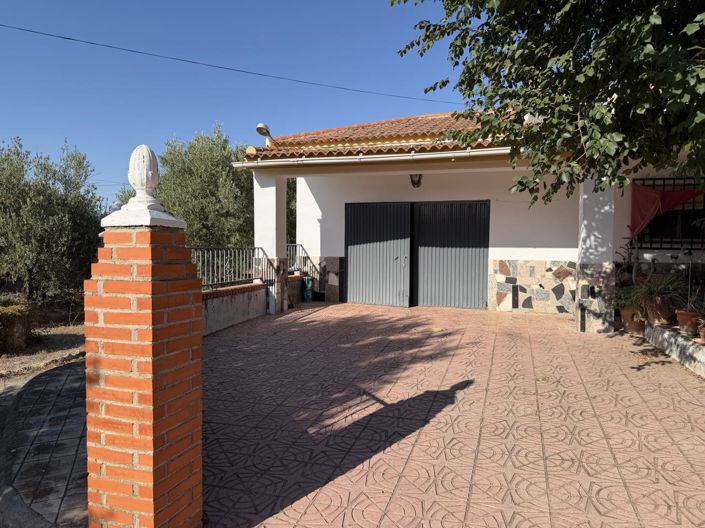 Image No.35-4 Bed Property for sale