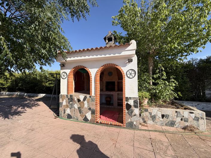Image No.37-4 Bed Property for sale