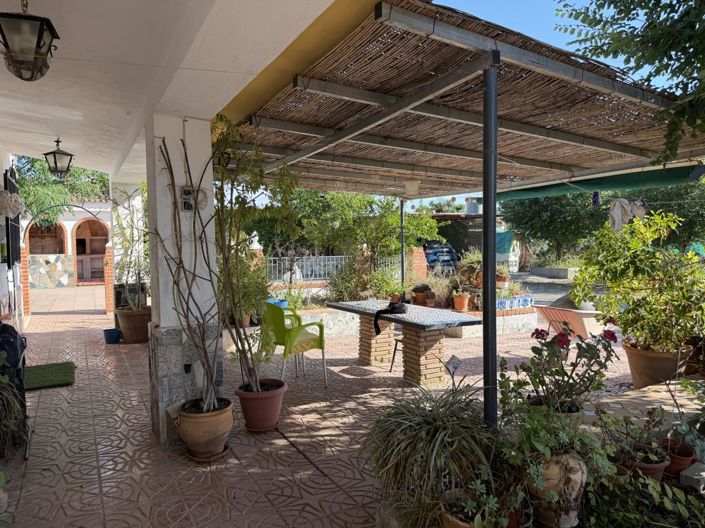 Image No.4-4 Bed Property for sale