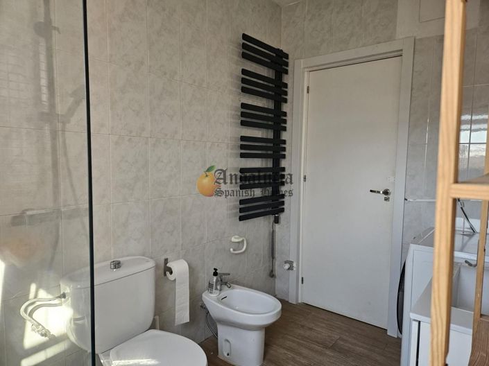 Image No.28-3 Bed Property for sale
