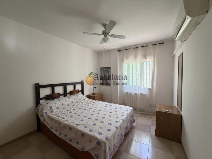 Image No.14-4 Bed Property for sale