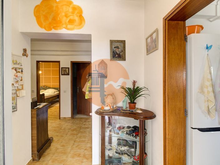 Image No.16-6 Bed House for sale