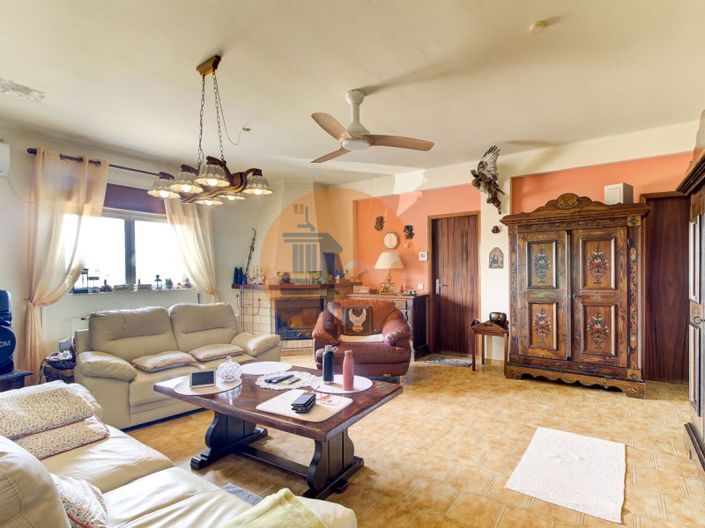 Image No.3-6 Bed House for sale