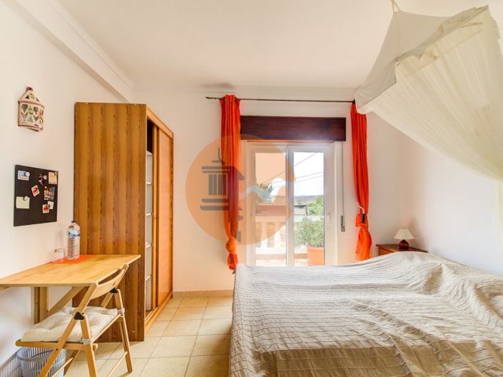 Image No.44-6 Bed House for sale