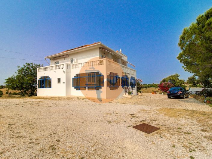 Image No.9-6 Bed House for sale