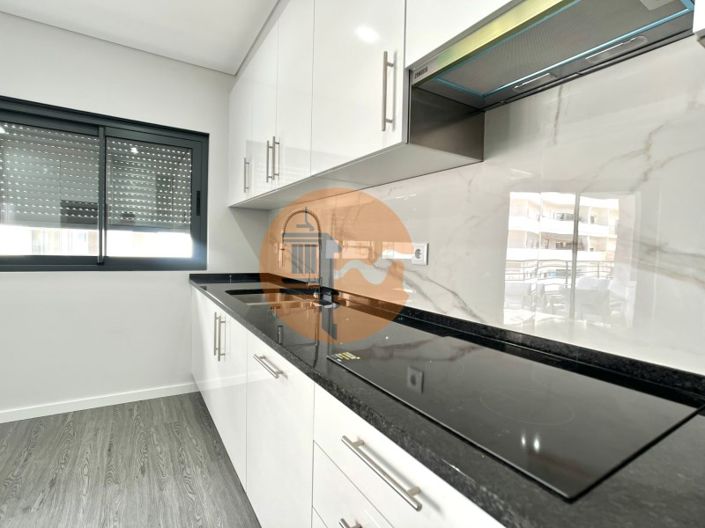Image No.10-3 Bed Apartment for sale