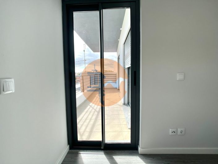 Image No.29-3 Bed Apartment for sale