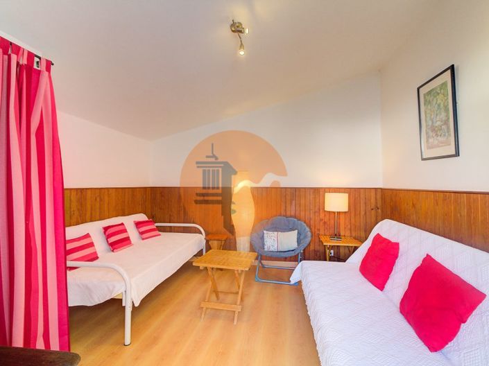 Image No.25-4 Bed Farmhouse for sale