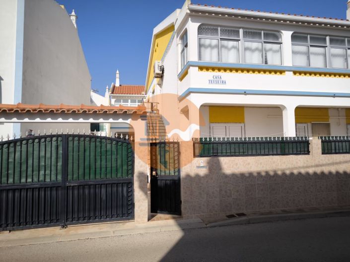 Image No.27-12 Bed Property for sale