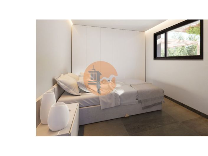 Image No.27-4 Bed House for sale